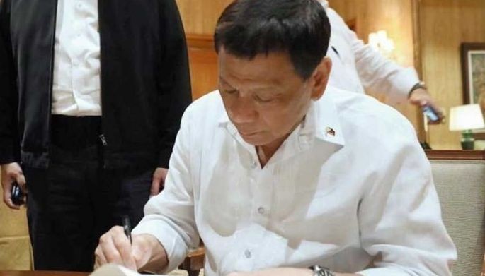 Community service sa minor  offenses pirmado ni Digong