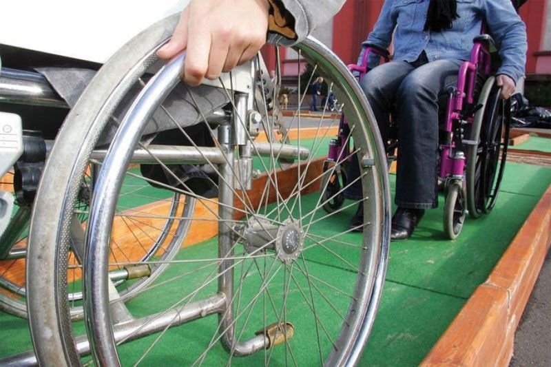 Wheelchairs ipaandam sa mga buhatan sa gobiyerno