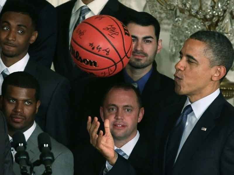Obama basketball jersey sells for $120,000