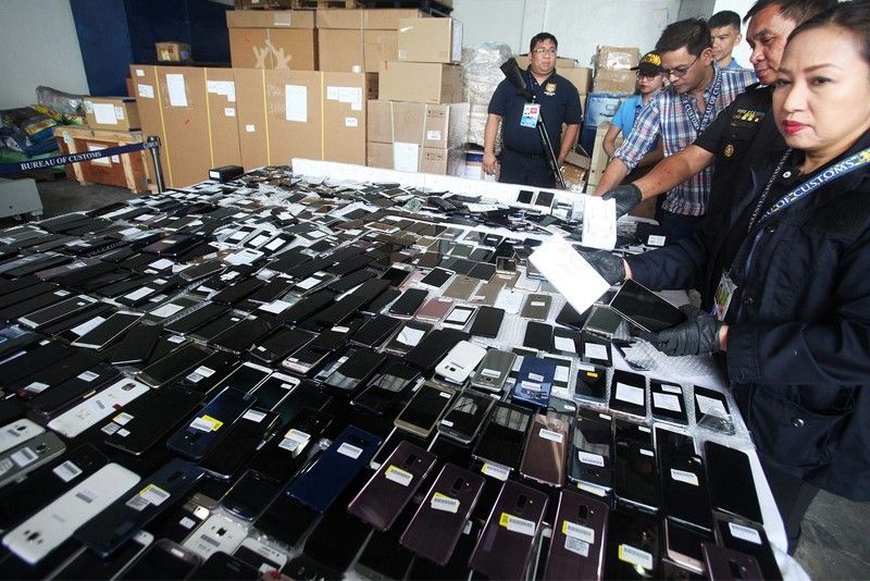 P15-million smartphones, accessories seized in NAIA