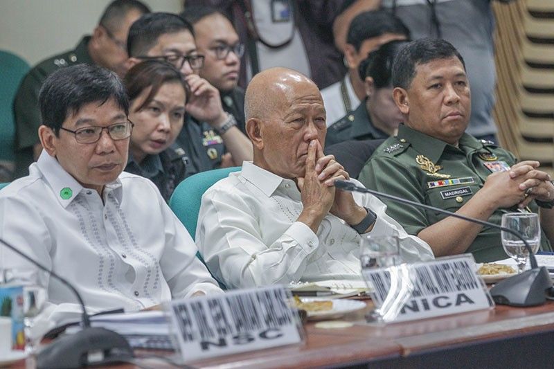 Philippines has 'weak capability' to defend own waters â�� Lorenzana