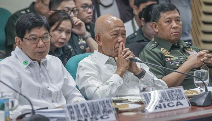 Philippines has 'weak capability' to defend own waters &mdash; Lorenzana
