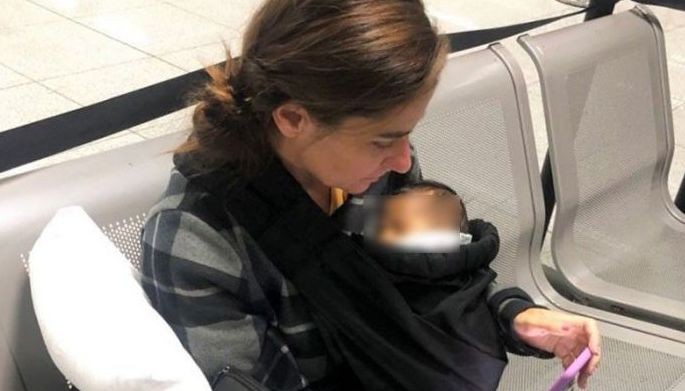 Beybi inilagay sa belt bag ng Amerikana