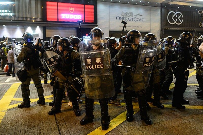 Riot police deployment thwarts Hong Kong airport protest