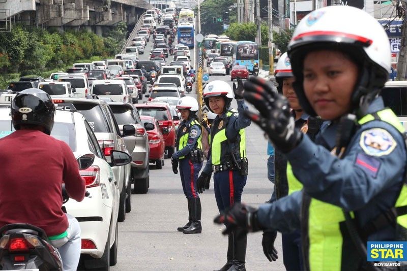 Donâ��t blame me for traffic, Poe tells Duterte
