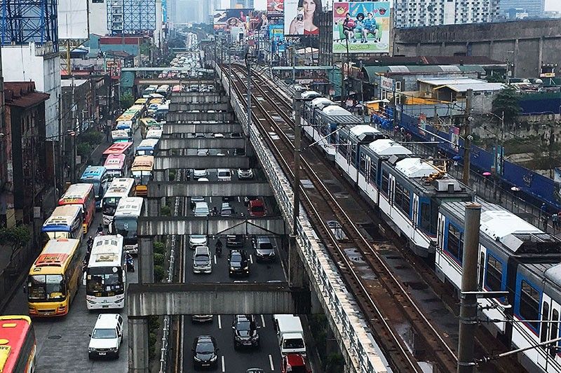 Senators reject 'crazy' idea to ban private cars along EDSA