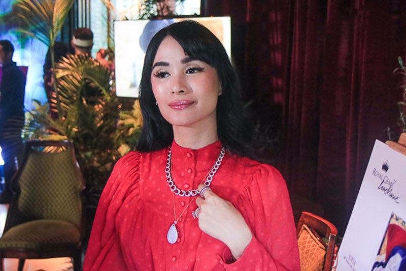 Heart evangelista on sale cameo necklace