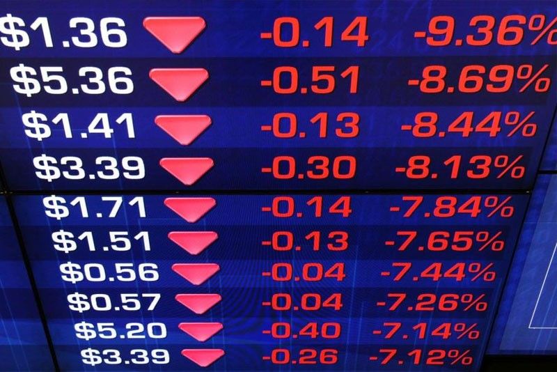 Stocks close weaker as traders turn to US markets