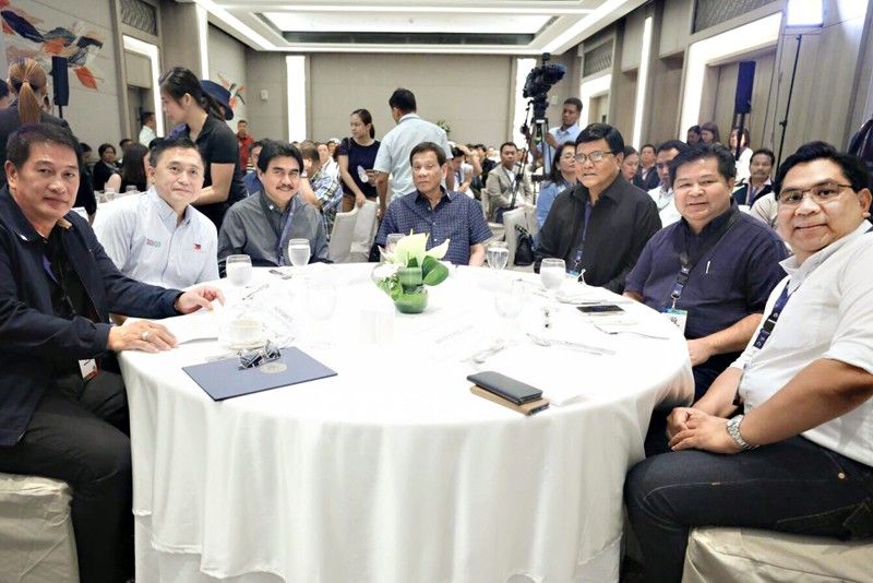 Duterte, Bong Go express support for city mayors