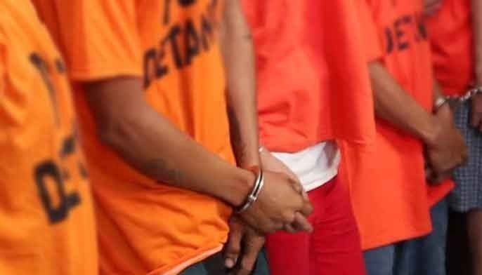 52 convicts na sumuko pinakawalan muli