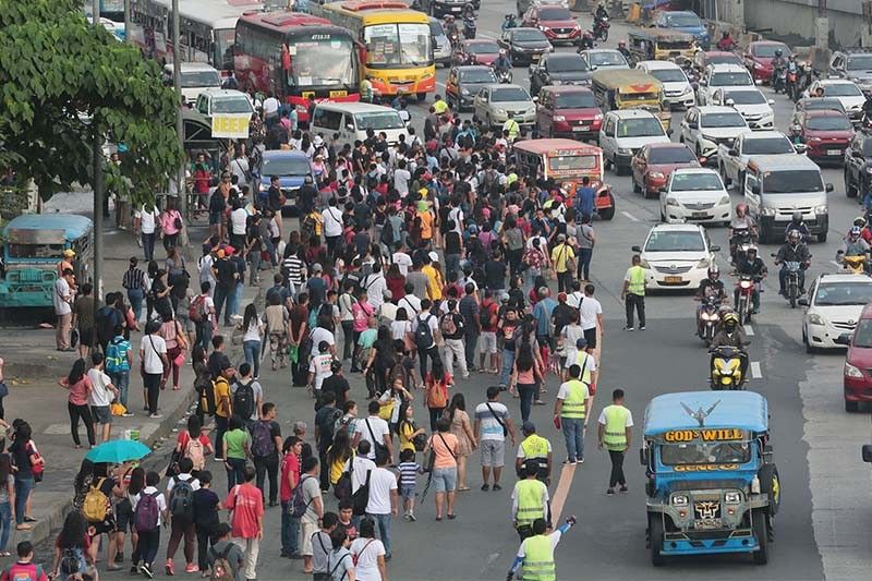 No mass transport crisis? Try commuting, KMU challenges Panelo