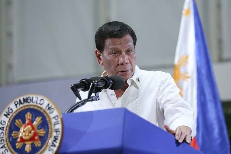Hazing mawawala kung ipagbabawal ang fraternity - Duterte
