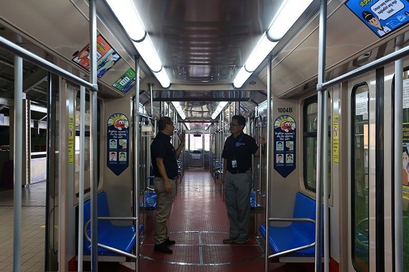 Two LRT-1 stations closed due to â��mechanical issueâ��