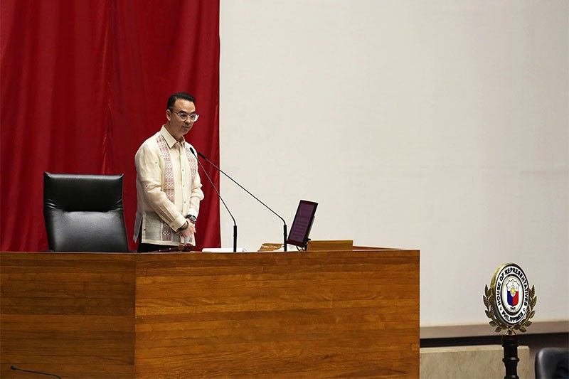 Speaker Cayetano gets better approval, trust ratings than VP Robredo