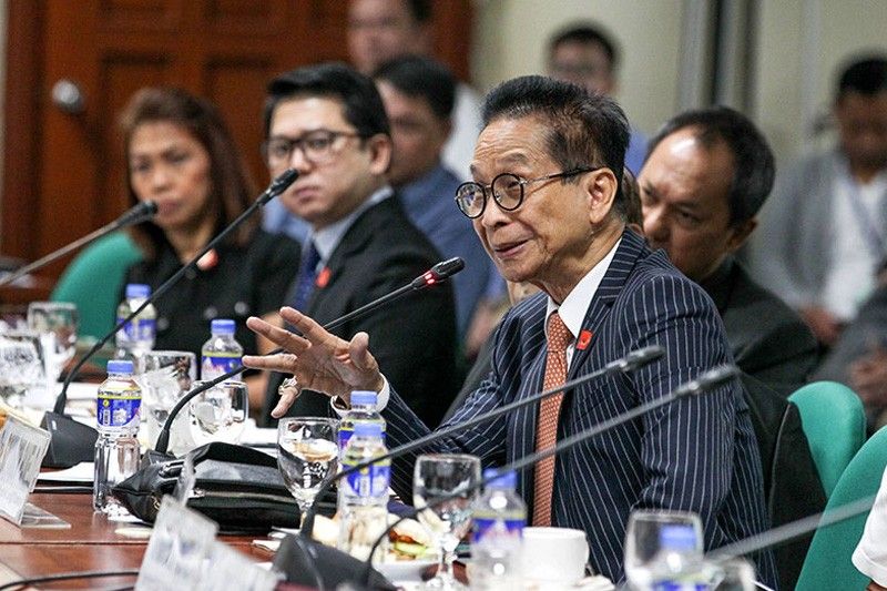 Panelo unfazed, insists there is no mass transport crisis