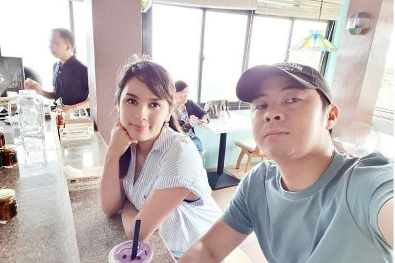 Chito Miranda photobombs wife Neri's graduation photo