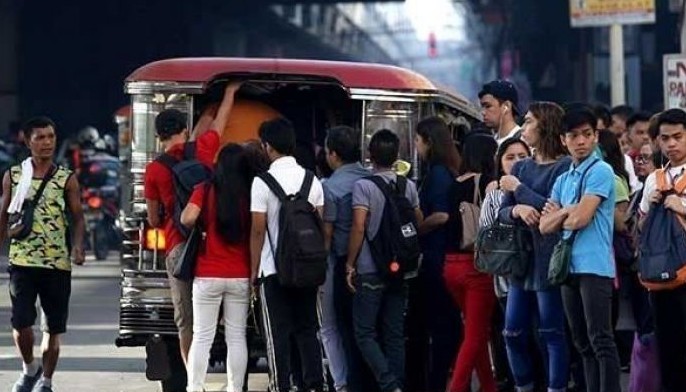 Monday commute for government execs pushed