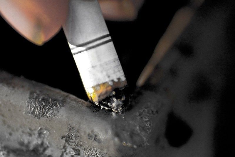 Ease rules on cigarette alternatives, health bodies urged