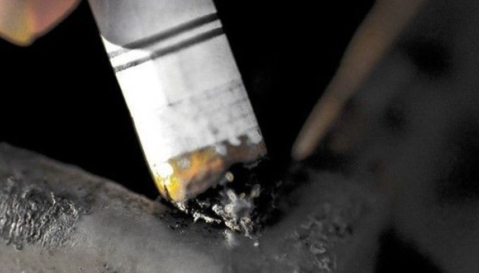 Ease rules on cigarette alternatives, health bodies urged