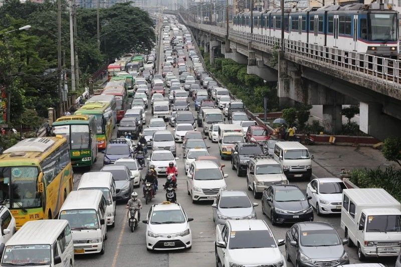 Filipinos lose 9 to 15 years of their lives sitting in traffic â�� urban planner