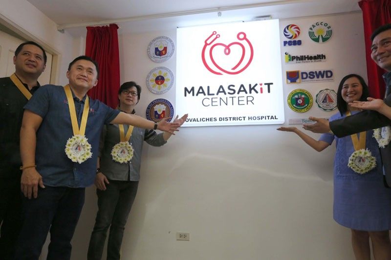 Unang Malasakit Center sa Quezon City binuksan ni Mayor Joy at Sen. Go