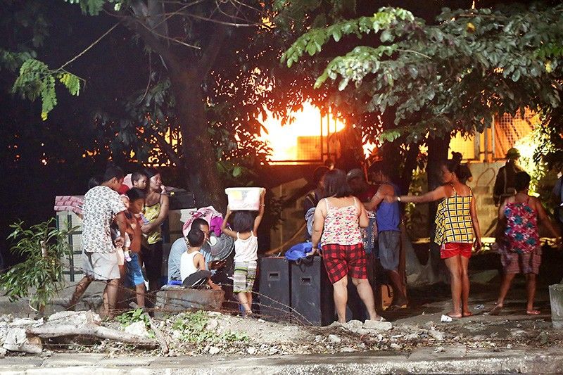 Navotas fish port fire: 1 dead, 700 families homeless