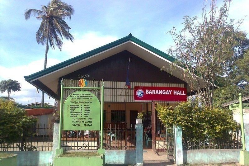 Barangay officials, bigyan na ng suweldo - Sen. Go