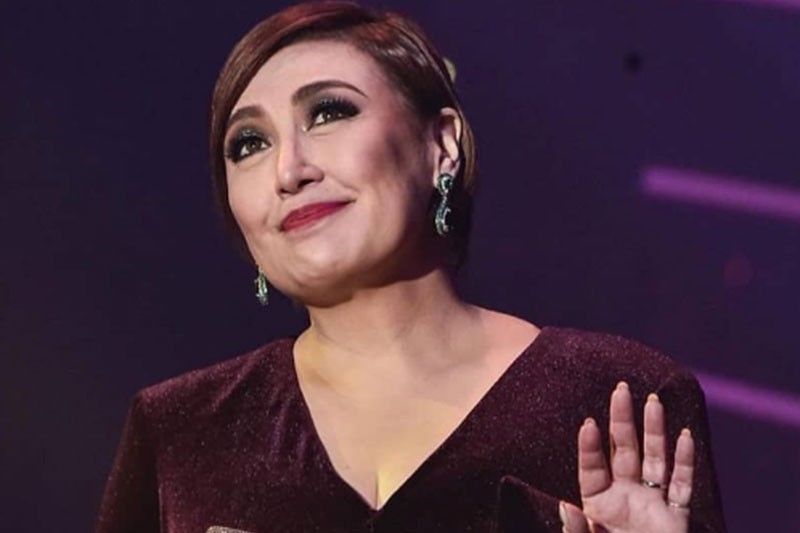 Sharon napaupo nang maapakan ang gown!