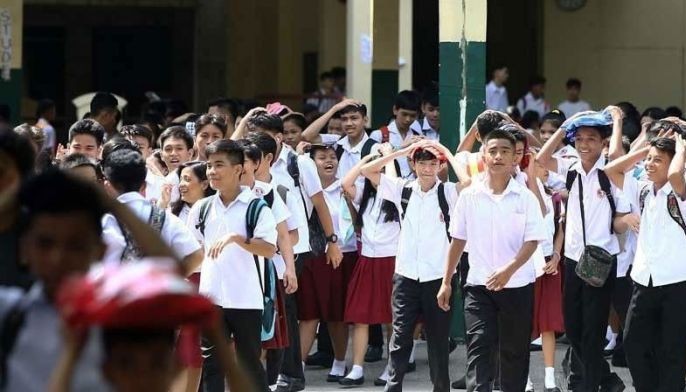 DepEd welcomes K-12 review; Palace hands off