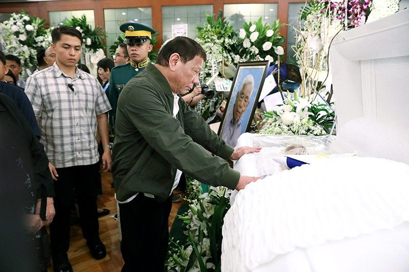 Senators, political leaders pay tribute to Pimentel