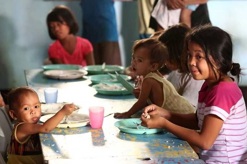 Hunger in Pinoy families lowest in 15 years â SWS