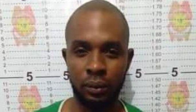 1 Nigerian, 2 African nasakote sa droga