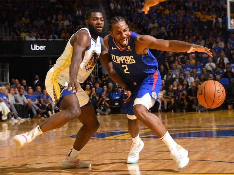 Surging Clippers thrash Warriors