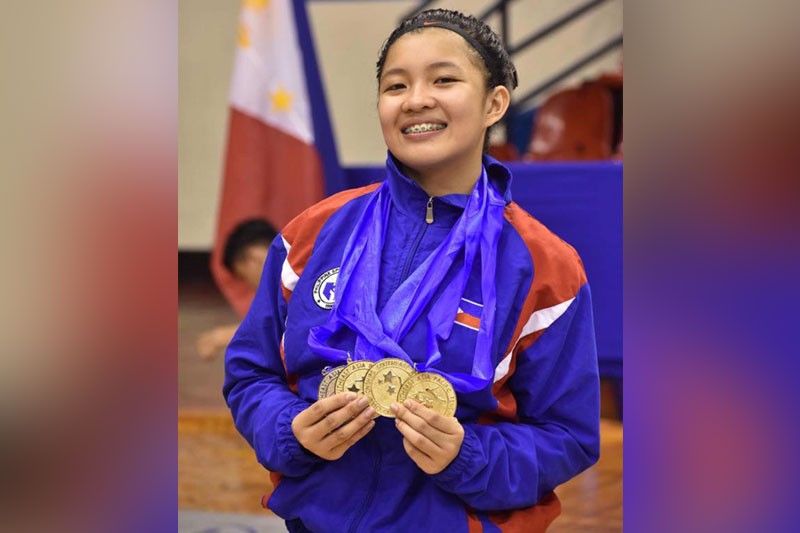 Catantan tumusok ng gold sa fencing