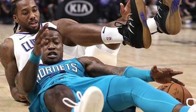 Clippers hiniya ang Hornets