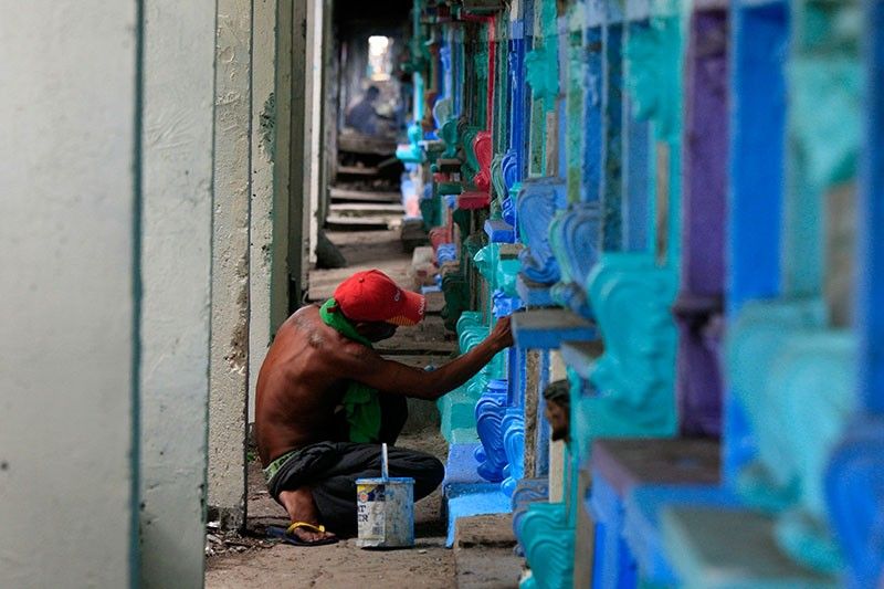 Half-day work for government offices on October 31