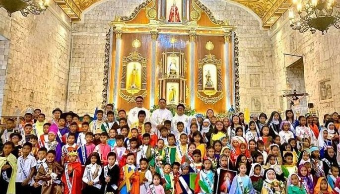 Parade of Saints, dili ungo-ungo