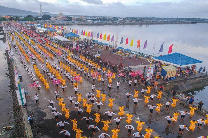 DOT lauds Sorsogonâ��s Guinness record on folk dance performance