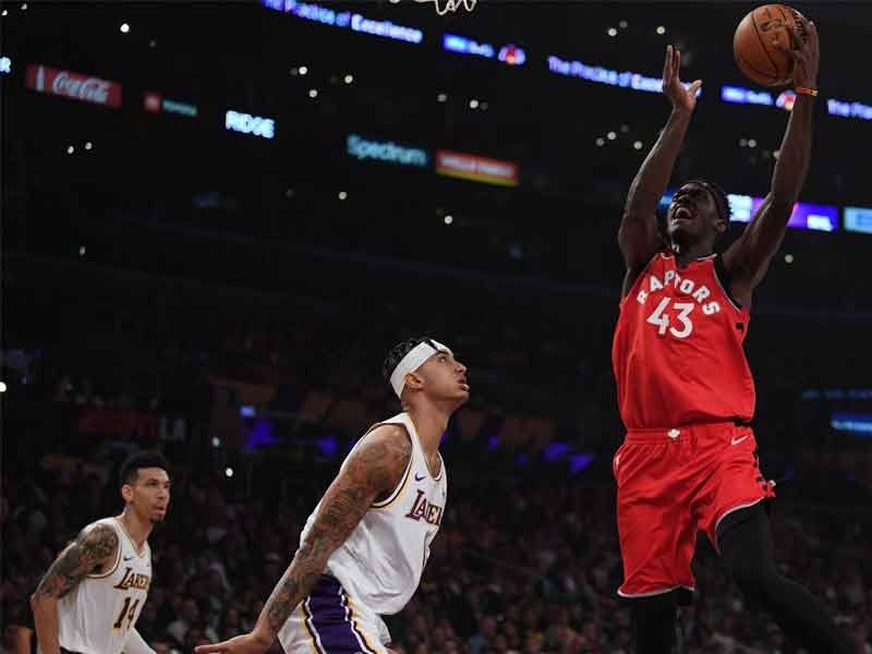 Raptors cool off red-hot Lakers