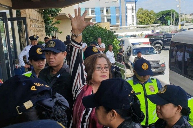 2 US senators na nais mapalaya si De Lima kinita ang Philippine ambassador