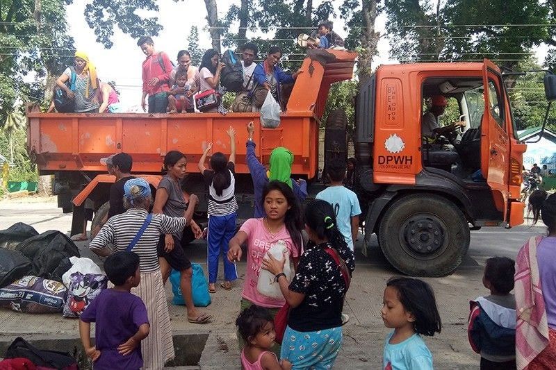 Army donates 2-day meal allowance to quake victims