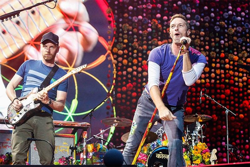Coldplay axes tour plans over pollution fears