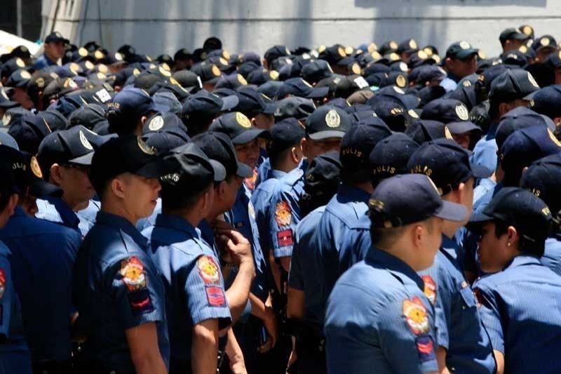 941 ka Polis sa Central Visayas gi-promote