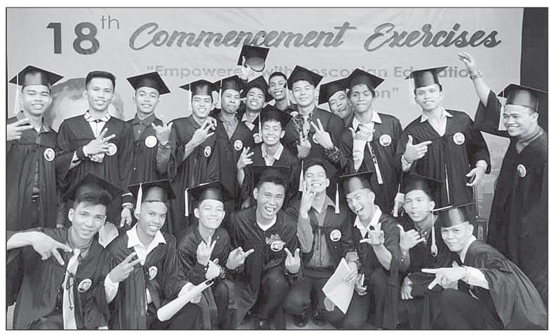 SM techvoc scholars graduate in Legazpi