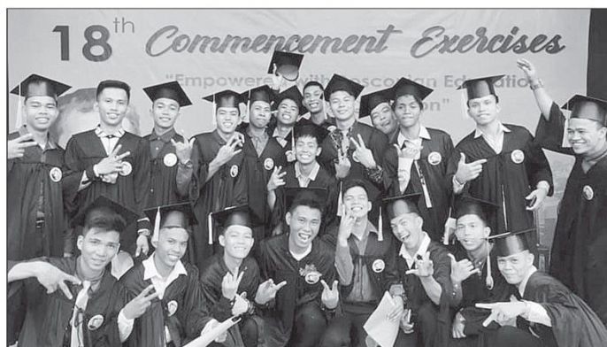 SM techvoc scholars graduate in Legazpi