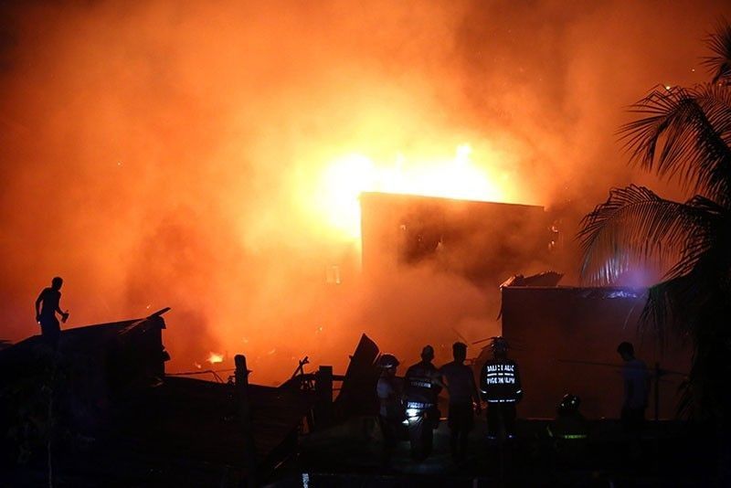 Oil plant sa Pampanga nasunog, sumabog