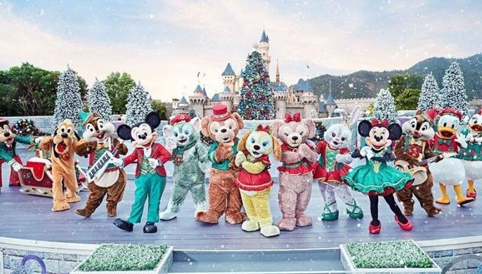 Christmas away from home: Holiday 2019 travel checklist