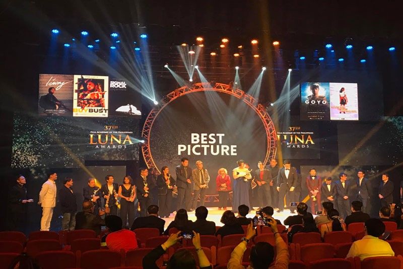 Daniel at Glaiza wagi sa Luna Awards Cherie Gil, Bangenge nang mag-present ng award