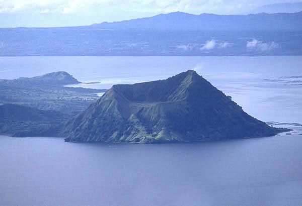 Taal Volcano showing signs of activity?