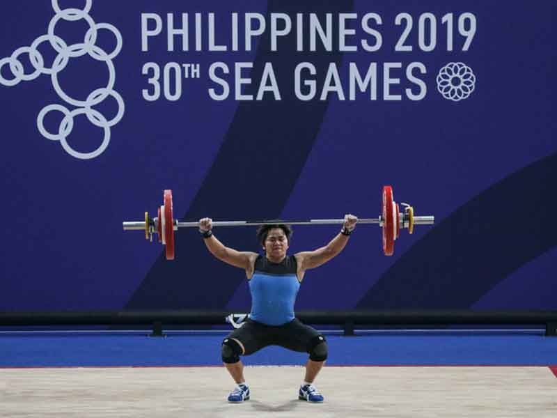 Hidilyn Diaz asserts might, clinches first-ever SEA Games gold